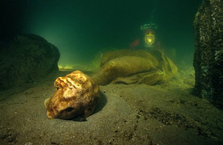 Illustration for article titled See the Submerged Ruins of Cleopatra's Palace in Egypt's Underwater Museum